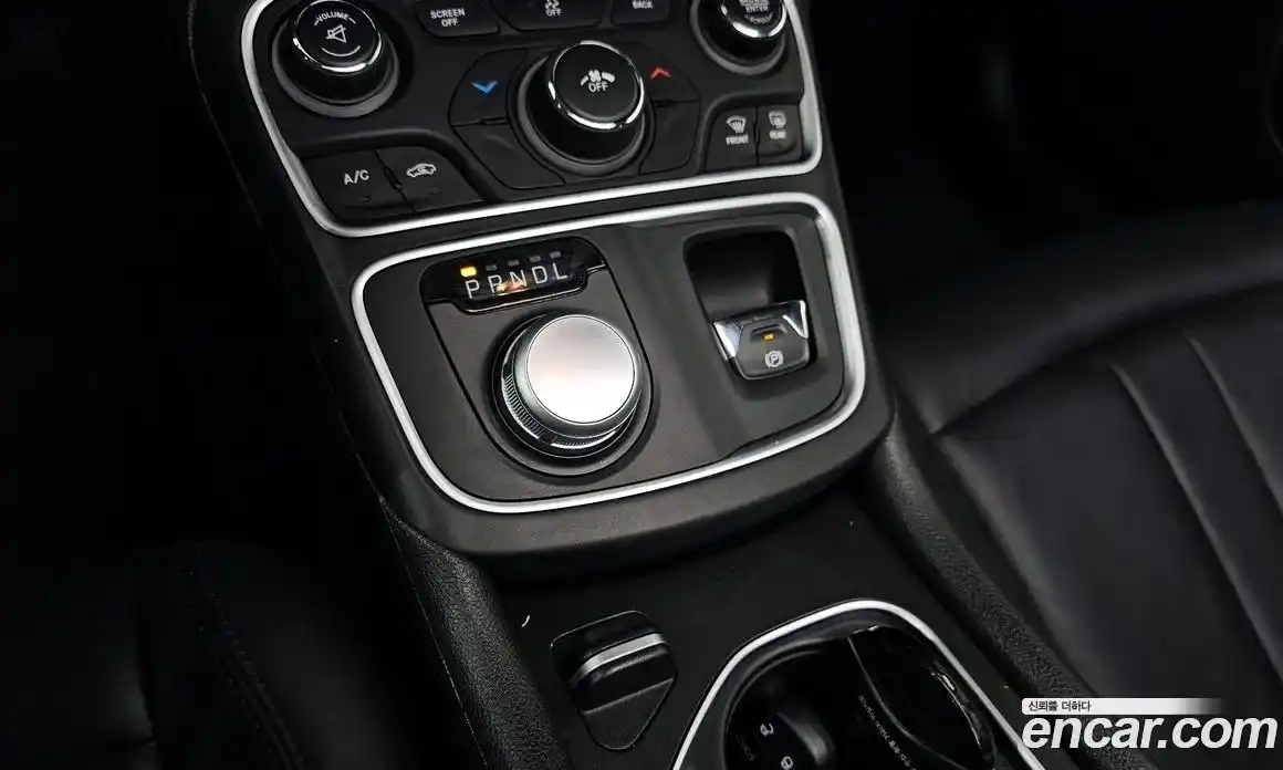 Chrysler 200 2015 2.4 гидро в Москве № 474907, фото 9