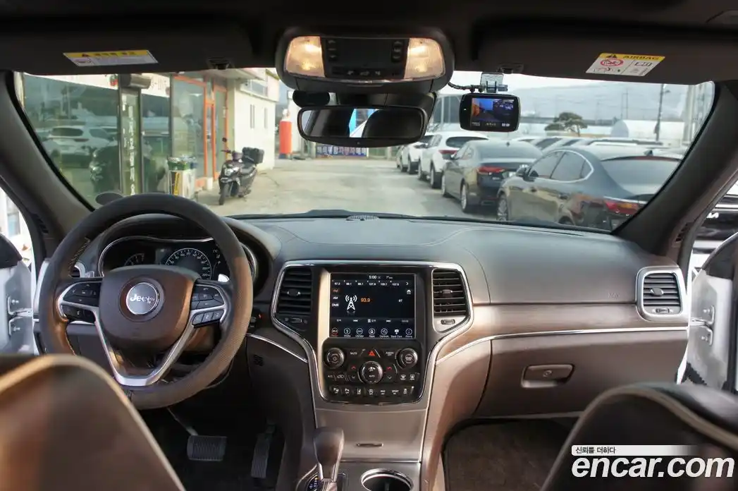 Jeep Cherokee 2017 3.6 гидро в Москве № 535309, фото 13