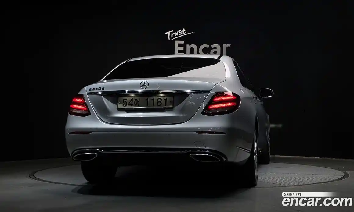 Mercedes-Benz E-Class 2017 1.9 гидро в Москве № 592633, фото 4