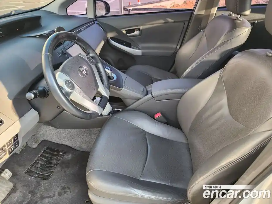 Toyota Prius 2010 1.8 вариатор в Москве № 609833, фото 15