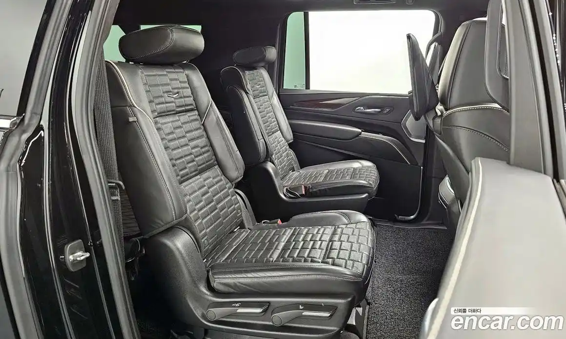 Cadillac Escalade 2022 6.2 гидро в Москве № 611583, фото 12