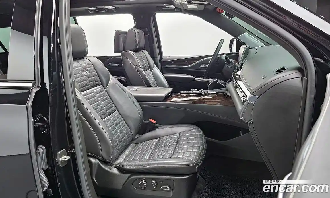 Cadillac Escalade 2022 6.2 гидро в Москве № 611583, фото 10