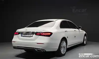 Mercedes-Benz E-Class 2022 2.0 гидро, миниатюра 2
