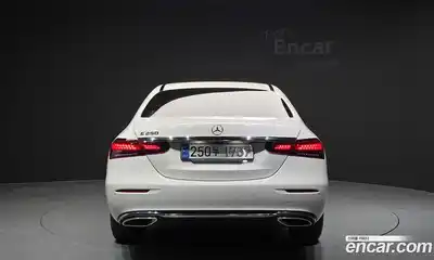 Mercedes-Benz E-Class 2022 2.0 гидро, миниатюра 4