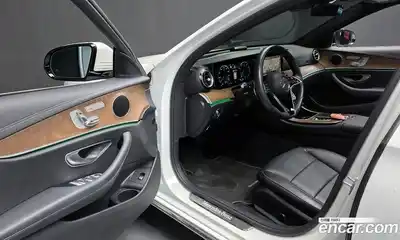 Mercedes-Benz E-Class 2022 2.0 гидро, миниатюра 10