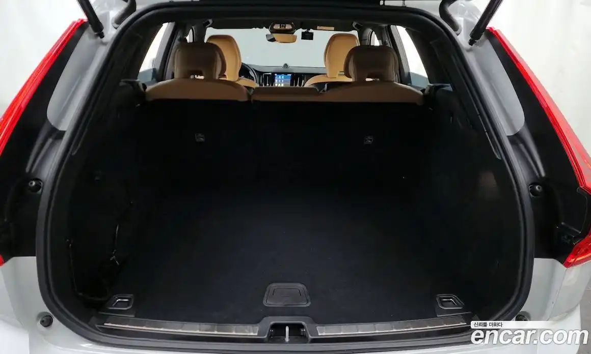 Volvo XC60 2024 2.0 гидро в Москве № 765439, фото 20
