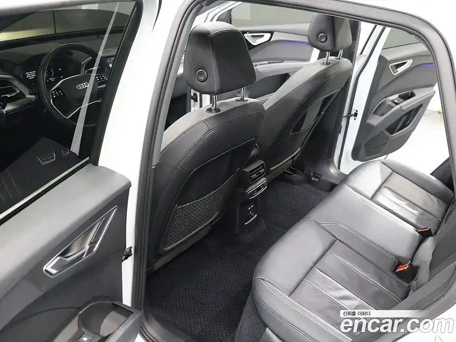 Audi Q4 e-tron 2022 1.0 гидро в Москве, фото 15