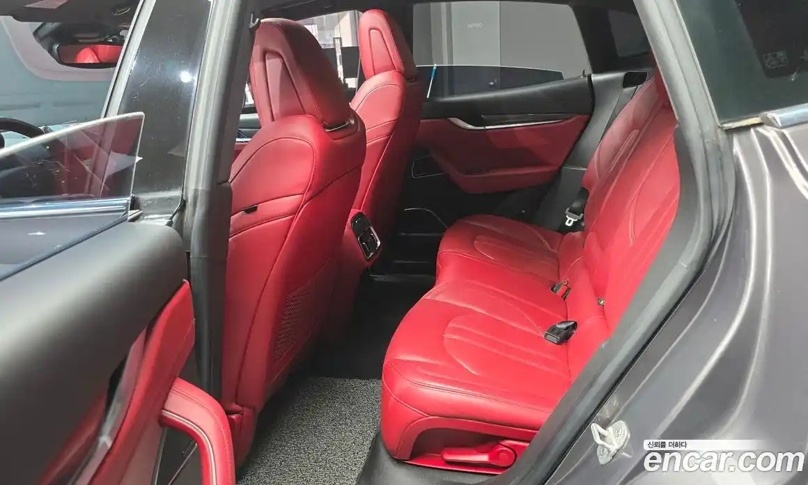 Maserati Levante 2017 3.0 гидро в Москве № 863416, фото 13