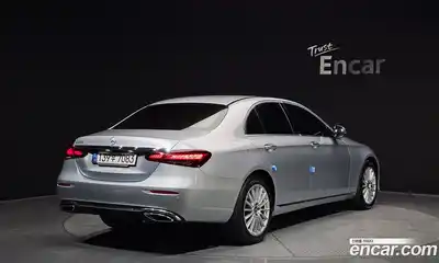 Mercedes-Benz E-Class 2022 2.0 гидро, миниатюра 2