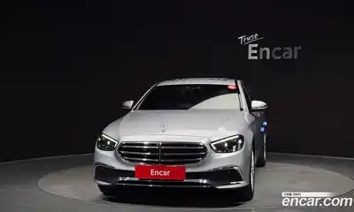 Mercedes-Benz E-Class 2022 2.0 гидро, миниатюра 3