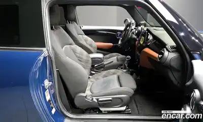 Mini Cooper 2016 1.5 гидро в Москве № 895336, миниатюра 10