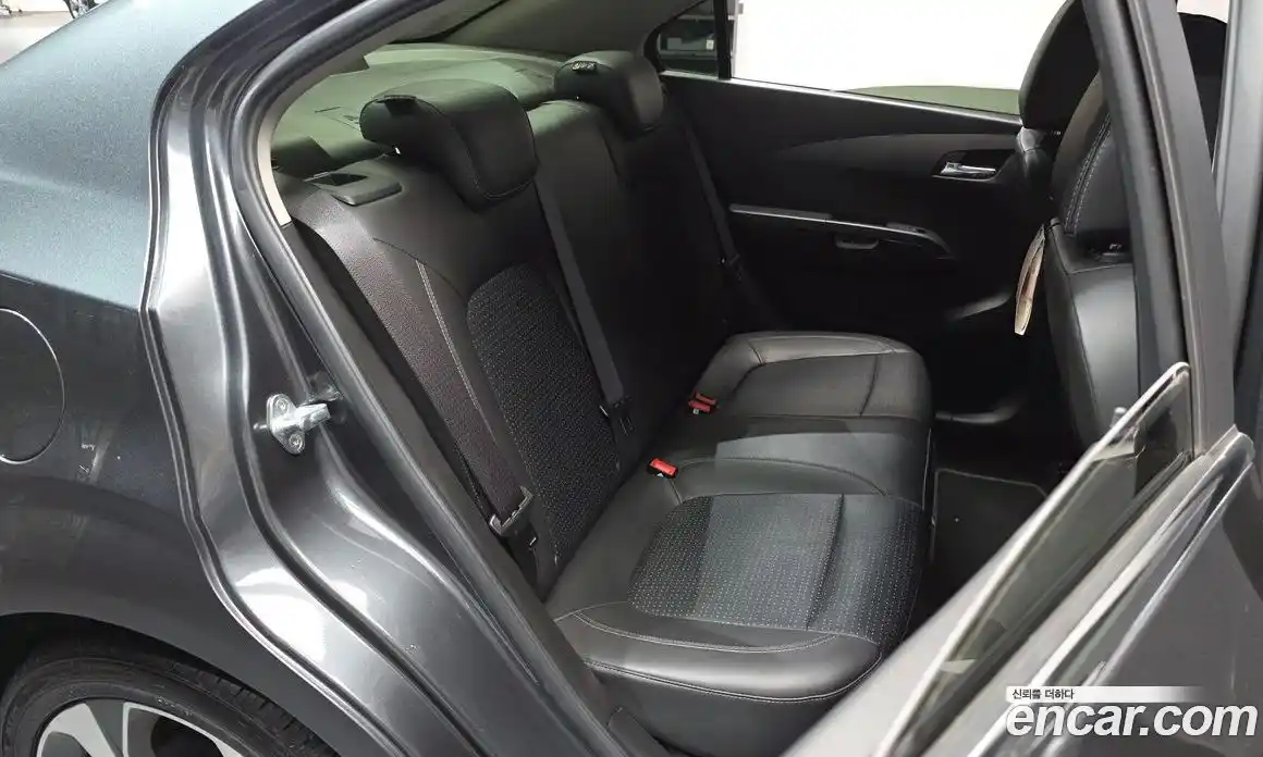 Chevrolet Aveo 2016 1.4 Автомат в Москве № 935441, фото 11