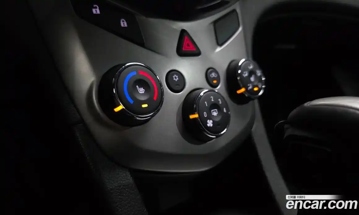 Chevrolet Aveo 2016 1.4 Автомат в Москве № 935441, фото 15