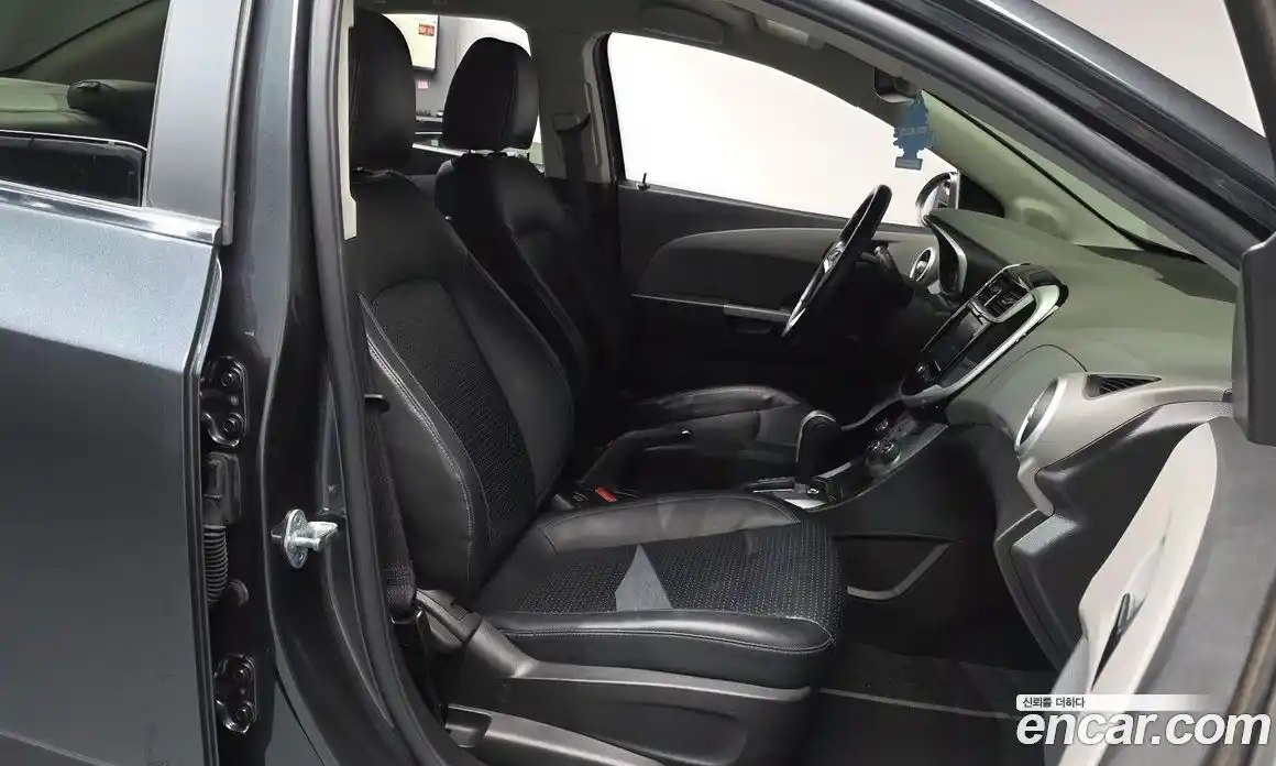 Chevrolet Aveo 2016 1.4 Автомат в Москве № 935441, фото 9