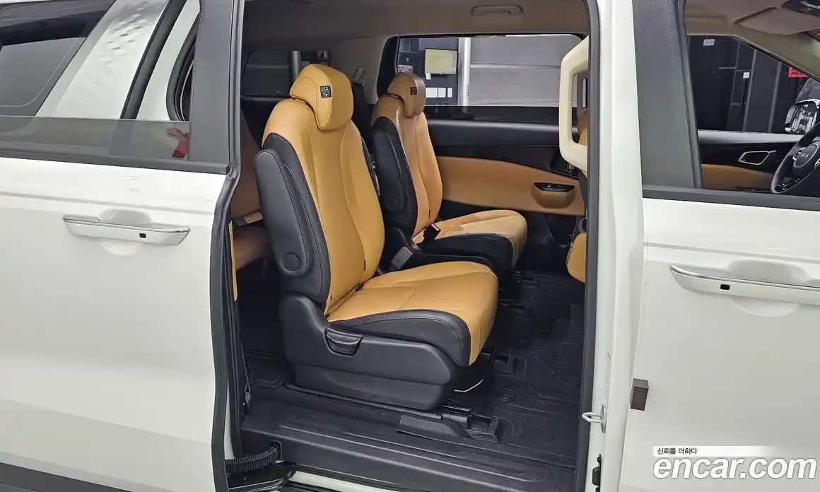 Kia Canival 2023 3.5 Автомат в Москве № 972618, фото 11