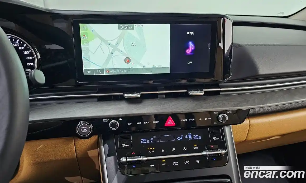 Kia Canival 2023 3.5 Автомат в Москве № 972618, фото 13