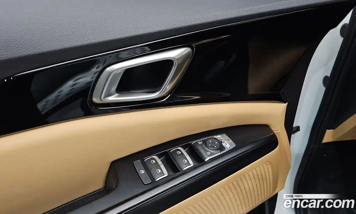 Kia Canival 2023 3.5 Автомат в Москве № 972618, фото 15