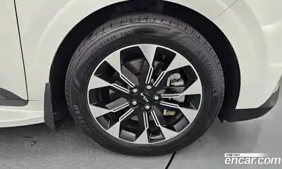 Kia Canival 2023 3.5 Автомат в Москве № 972618, миниатюра 4