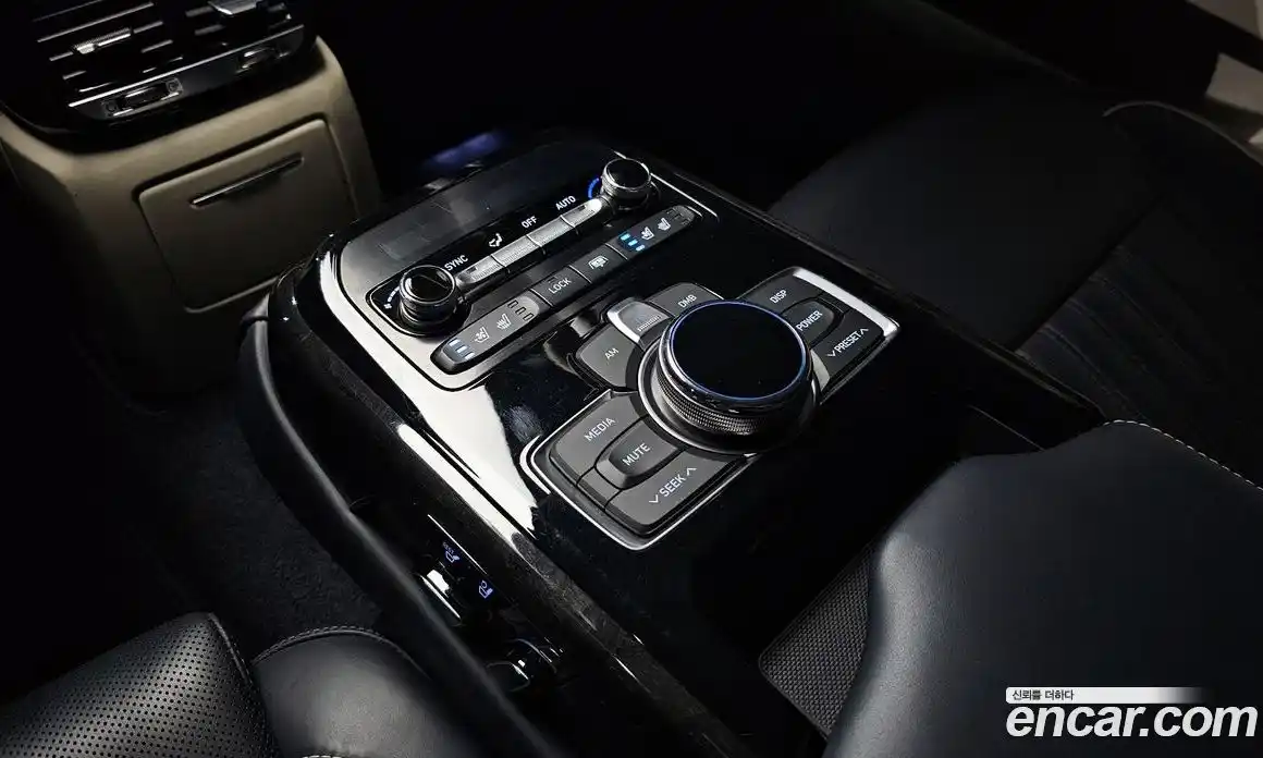 Genesis EQ900 2018 3.3 Автомат в Москве № 973315, фото 19