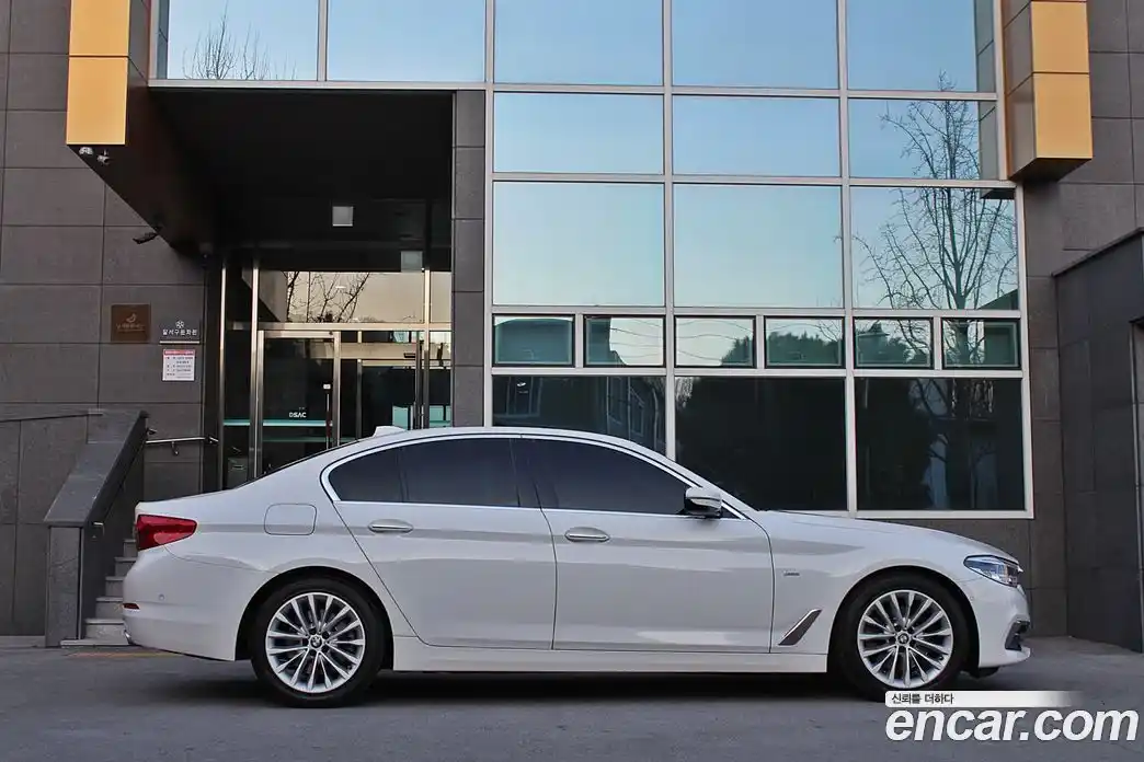 BMW 5-Series 2018 2.0 Автомат в Москве № 1004803, фото 3