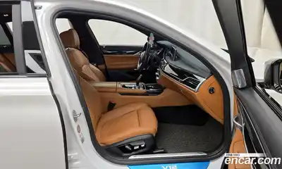 BMW 7-Series 2017 6.6 Автомат в Москве № 1004893, миниатюра 11