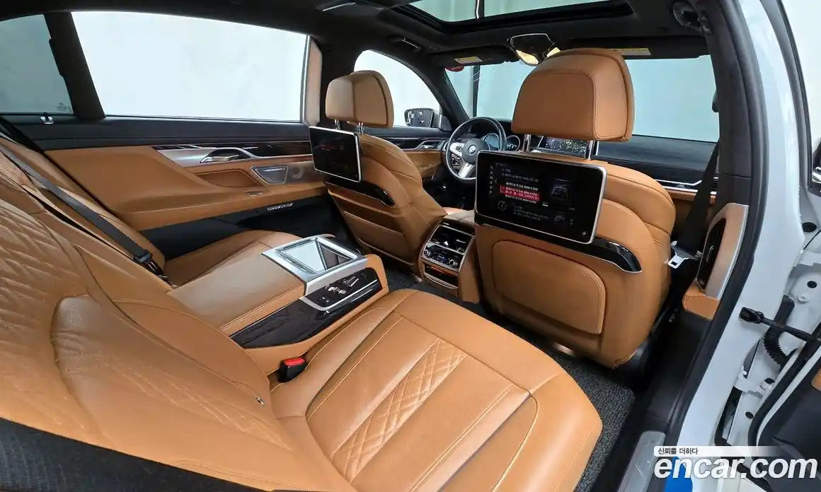 BMW 7-Series 2017 6.6 Автомат в Москве № 1004893, фото 12
