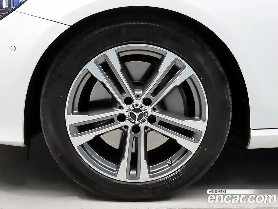 Mercedes-Benz E-Class 2022 2.0 гидро, фото 20