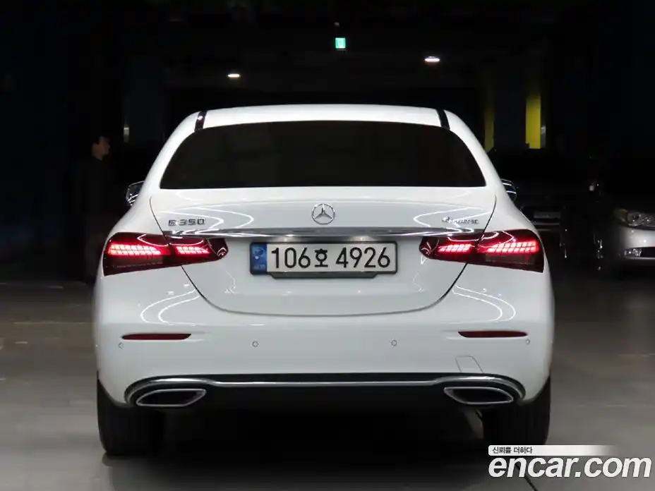 Mercedes-Benz E-Class 2022 2.0 гидро, фото 3