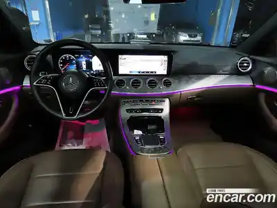 Mercedes-Benz E-Class 2022 2.0 гидро, миниатюра 5