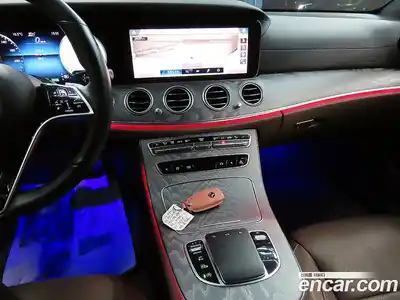 Mercedes-Benz E-Class 2022 2.0 гидро, миниатюра 10