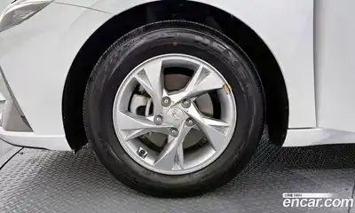 Hyundai Avante 2021 1.6 Автомат в Москве № 1007488, миниатюра 5