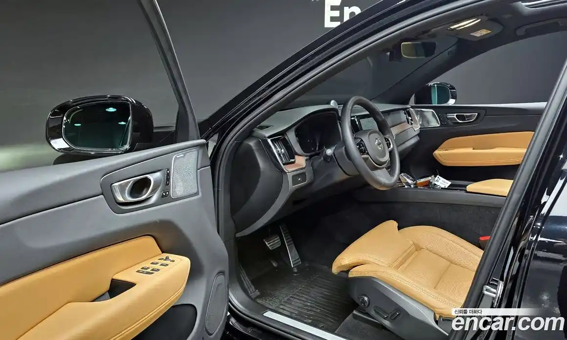 Volvo XC60 2023 2.0 гидро в Москве № 1008680, фото 10