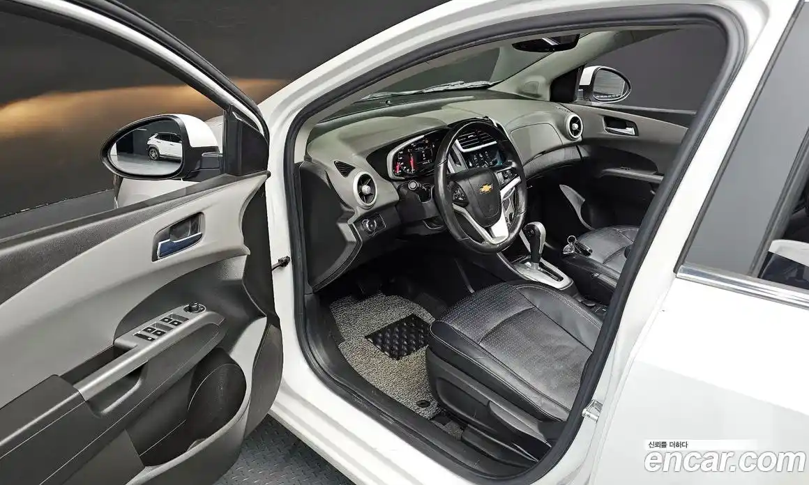 Chevrolet Aveo 2016 1.4 Автомат в Москве № 1012392, фото 11