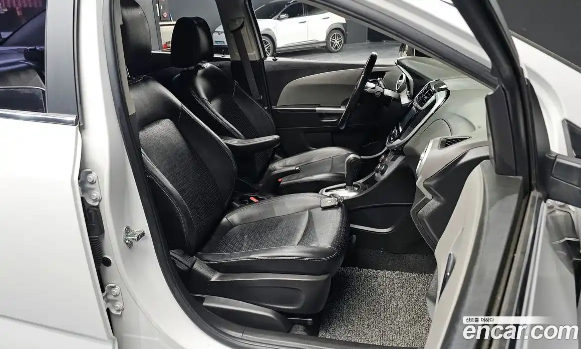 Chevrolet Aveo 2016 1.4 Автомат в Москве № 1012392, фото 10