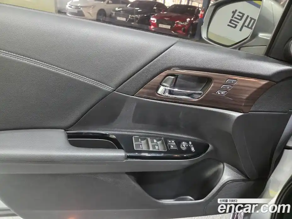 Honda Accord 2017 2.0 гидро в Москве № 1015408, фото 8