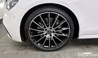 Mercedes-Benz E-Class 2023 2.0 гидро в Москве № 139727, миниатюра 5