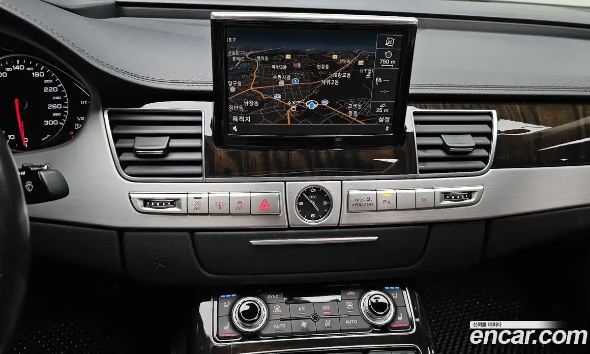 Audi A8 2015 4.0 гидро в Москве № 163611, фото 14