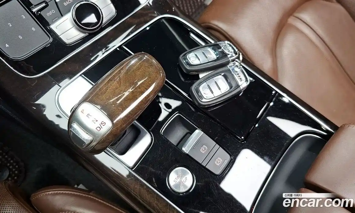 Audi A8 2015 4.0 гидро в Москве № 163611, фото 9