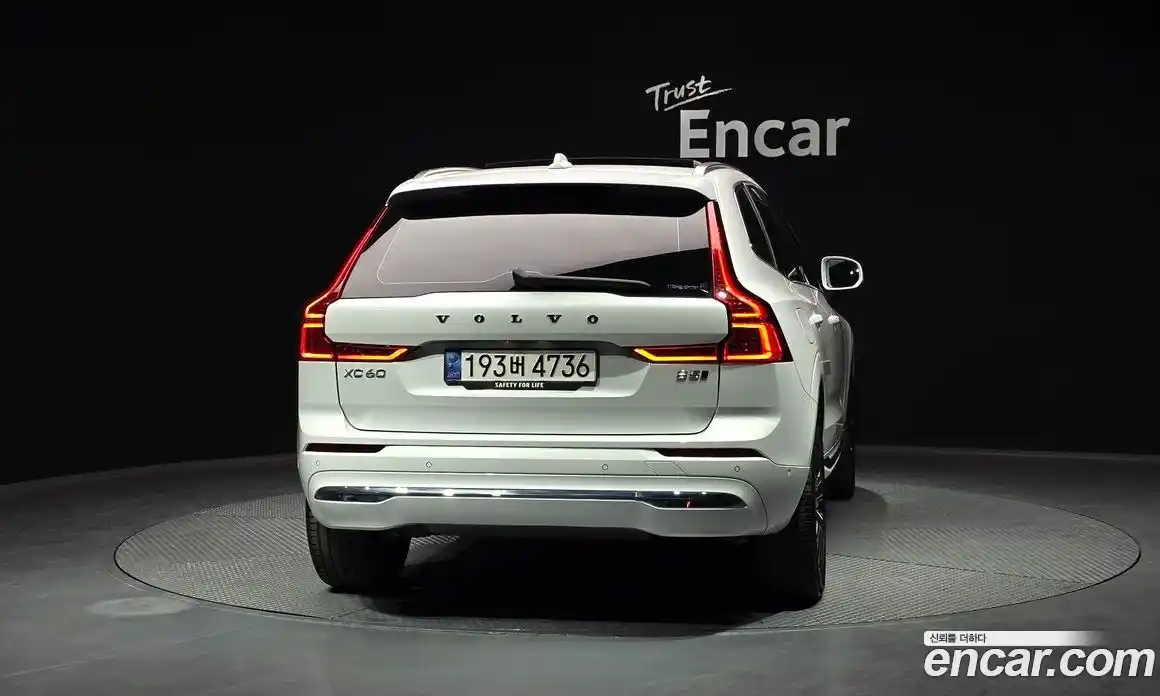 Volvo XC60 2021 2.0 гидро в Москве № 164332, фото 4