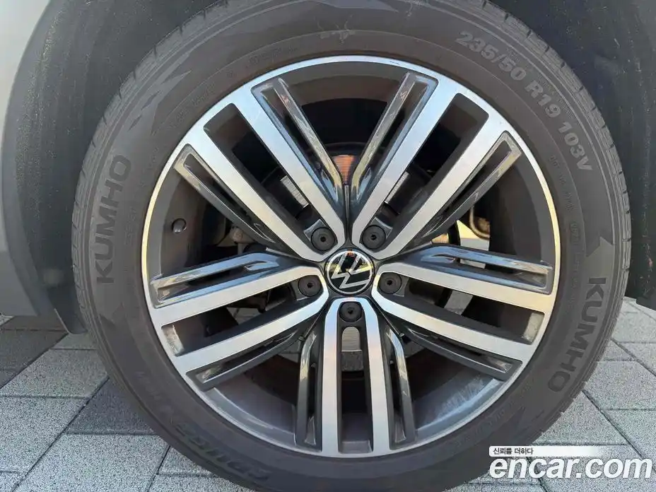 Volkswagen Tiguan 2023 2.0 гидро в Москве № 169178, фото 19
