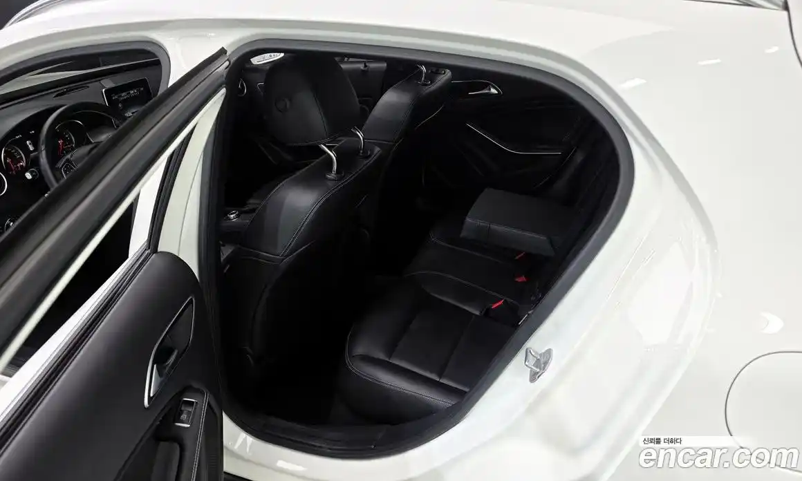Mercedes-Benz GLA-Class 2018 2.0 гидро в Москве № 194549, фото 11