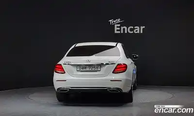 Mercedes-Benz E-Class 2018 1.9 гидро, миниатюра 4