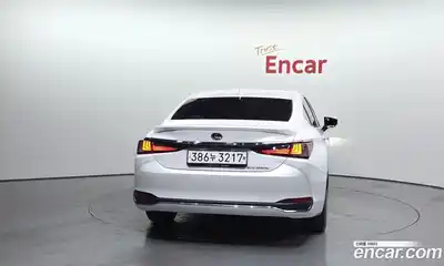 Lexus ES 2022 2.5 гидро в Москве № 198897, миниатюра 4