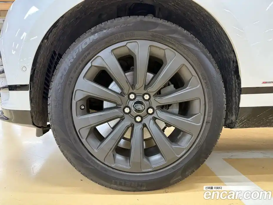 Land Rover Range-Rover Velar 2017 2.0 гидро в Москве № 200728, фото 5