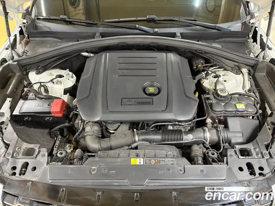 Land Rover Range-Rover Velar 2017 2.0 гидро в Москве № 200728, фото 6
