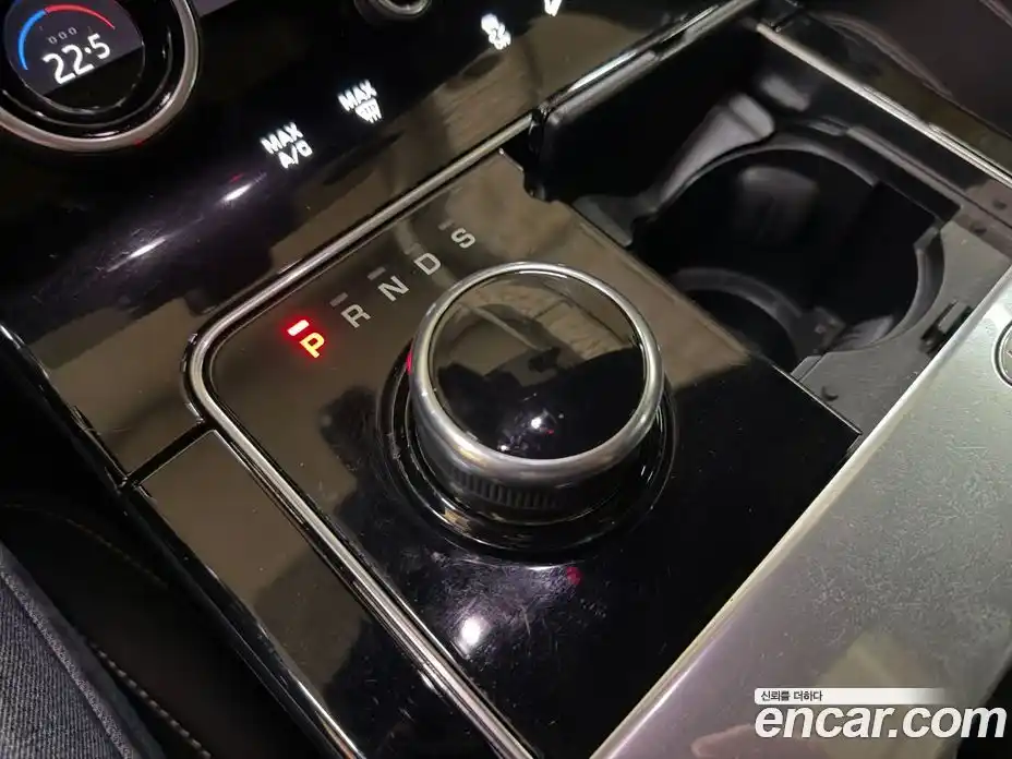 Land Rover Range-Rover Velar 2017 2.0 гидро в Москве № 200728, фото 9