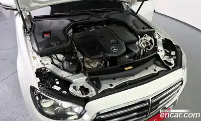 Mercedes-Benz E-Class 2021 1.9 гидро, миниатюра 6