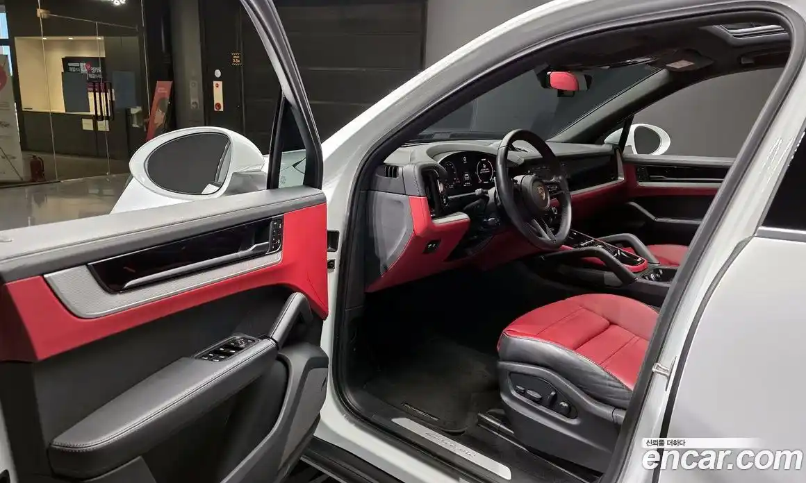 Porsche Cayenne 2024 3.0 гидро в Москве № 213073, фото 11
