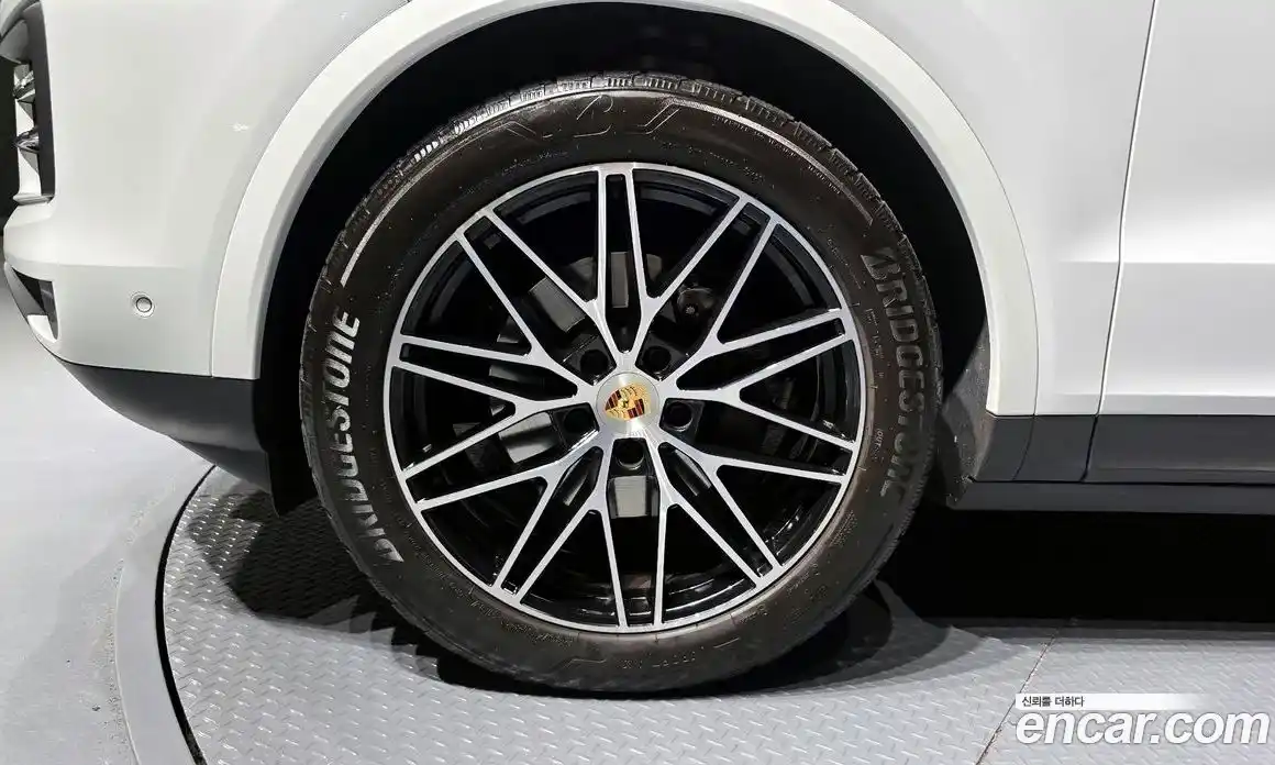 Porsche Cayenne 2024 3.0 гидро в Москве № 213073, фото 5