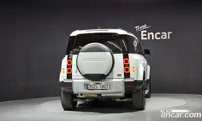 Land Rover Defender 2023 3.0 гидро в Москве № 213382, миниатюра 4